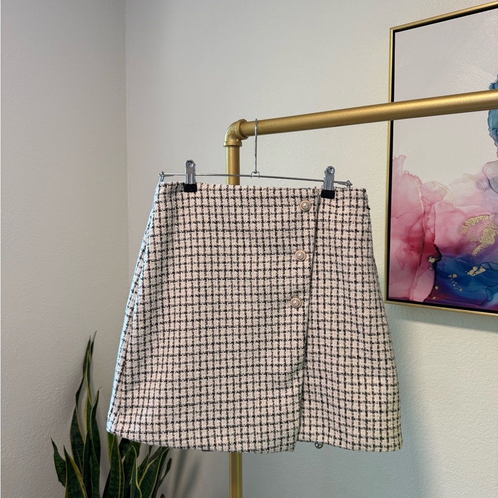 Chic Black and White A-Line Skirt